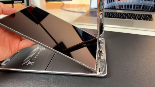 apple-ipad-8-akku-tausch-wieder-zusammenbauen-funktionstest