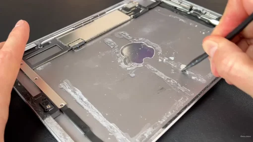 apple-ipad-9-akku-batterie-tausch-wechsel-reparatur-klebereste-entfernen
