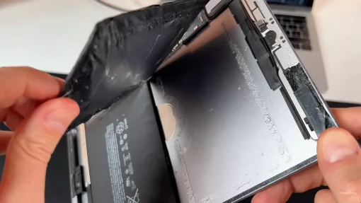 apple-ipad-9-akku-tausch-wechsel-reparatur-defekter-akku-entfernen