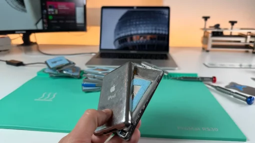 apple-ipod-classic-festplatten-reparatur-sd-karte-geöffnet